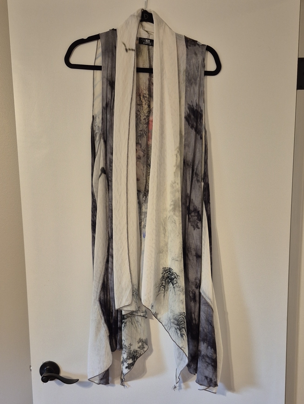 Lightweight Flowing Sleeveless Drape Vest in White and Charcoal Ink Wash